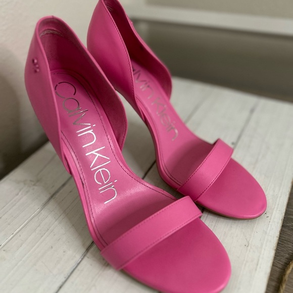 Calvin Klein Pink Heels Elegant Design - Picture 1 of 7